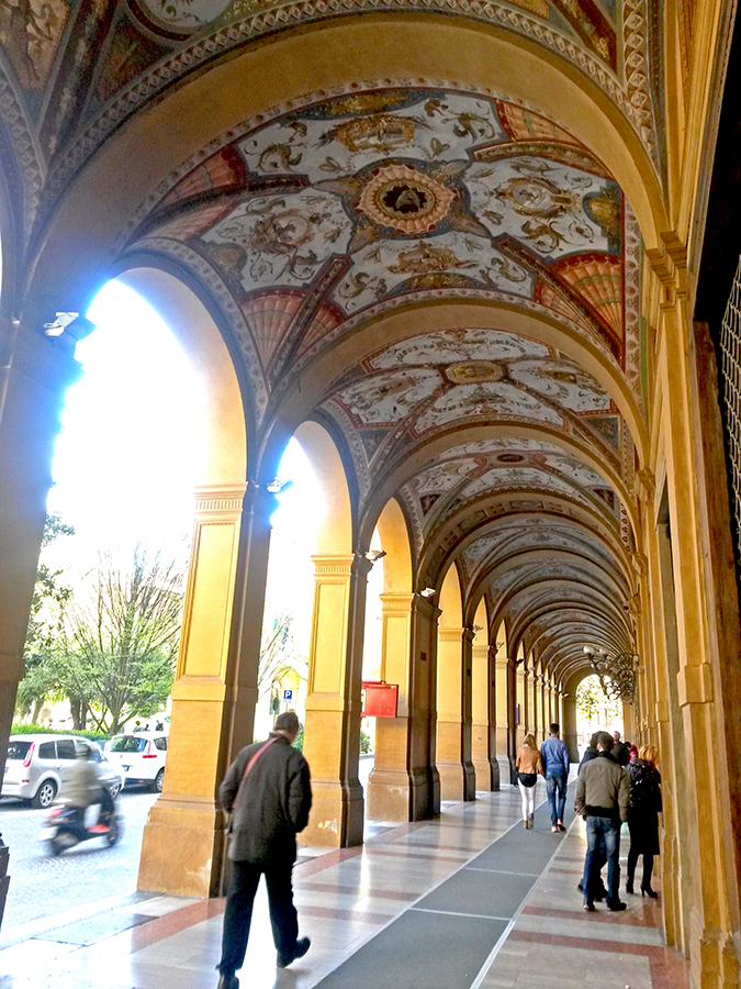 Portiques Piazza Cavour (Bologna)