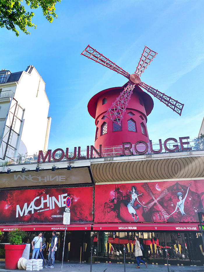 Paris - Montmartre : le moulin Rouge